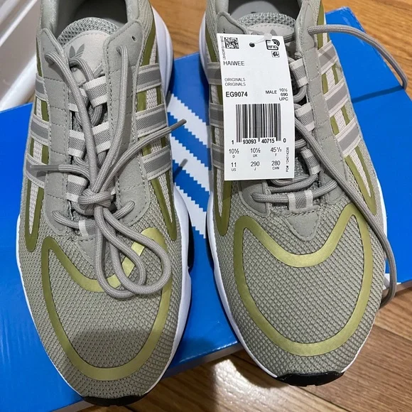 adidas gazelle silver green womens Adidas Haiwee Men's Shoes Cloud White-Signal Green-Core Black  Sports  Plaza NY